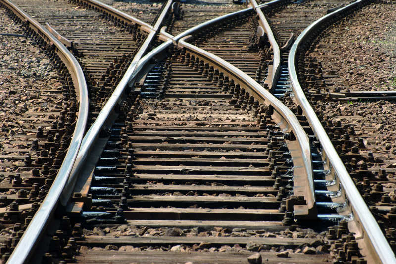 Mehr über den Artikel erfahren Am Scheideweg